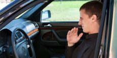 6 razones por las que el aire acondicionado de su automóvil huele mal (y qué hacer al respecto)