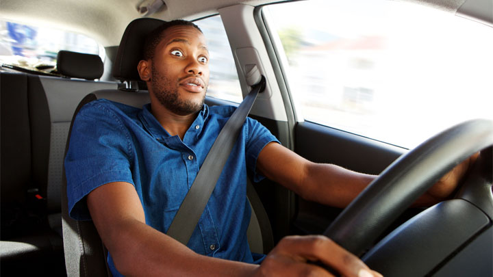 5 causas por las que los frenos se bloquean al conducir