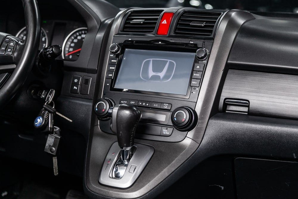 Cómo ingresar el código de radio de seguridad de Honda