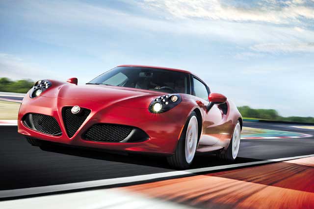 Los 10 autos de 4 cilindros más rápidos: Clasificados por 0-60 MPH: #4 Alfa Romeo 4C