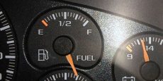 ¿Lectura incorrecta del indicador de combustible?  (Esto es lo que significa)